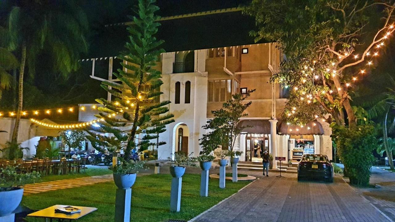 Hotel Leaf On Lagoon Katunayaka Exterior foto